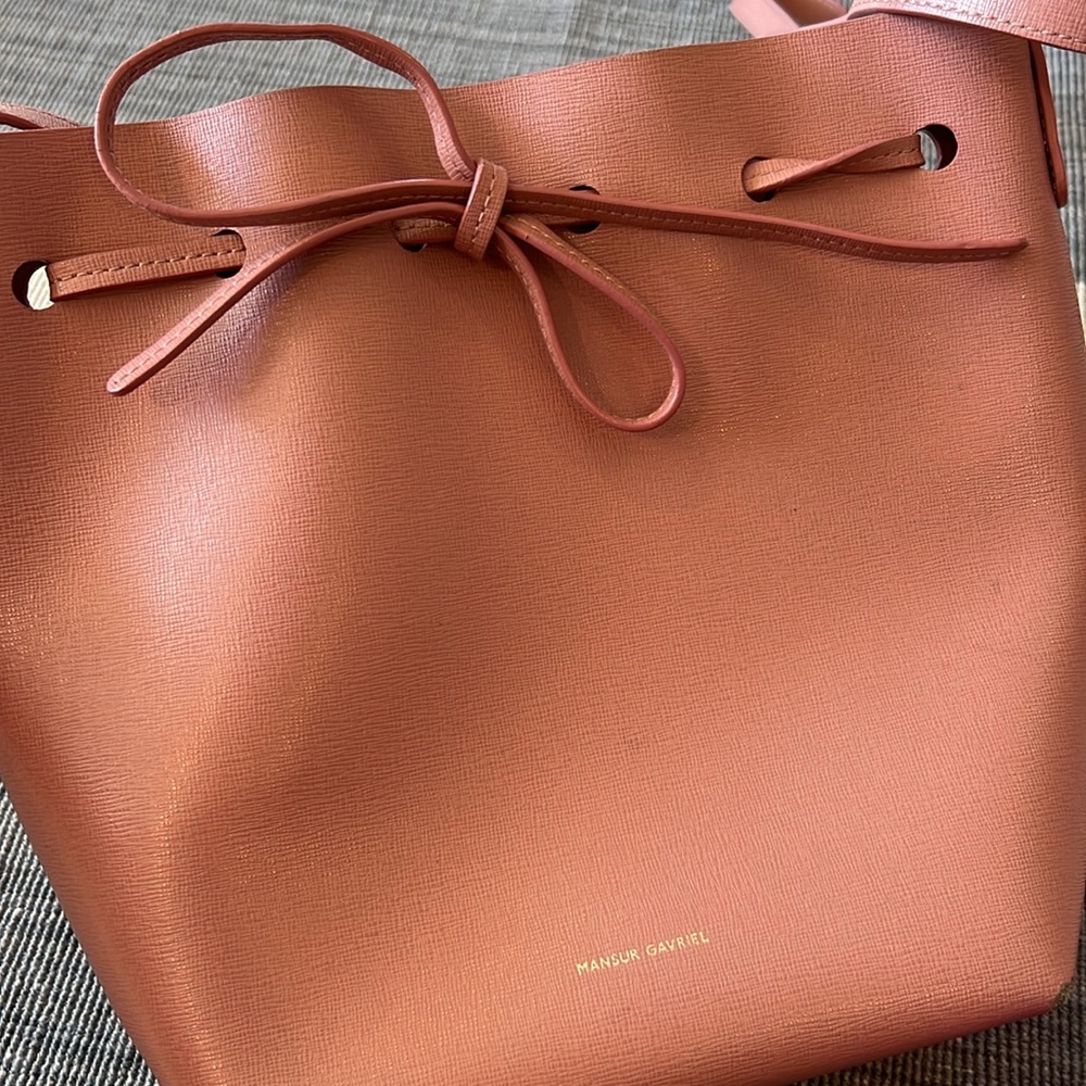 Mansur Gavriel Dusty Rose Leather Bucket Crossbody Bag - Picture 9 of 9